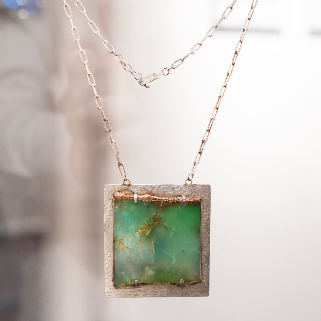 Tineke van der Eecken - 'Water, Amniotic' 2024. Chrysoprase, Sterling Silver (tva098)