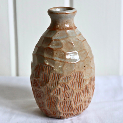 Robbie Kerr - Peach  / White Faceted Carved Vase (rke036)