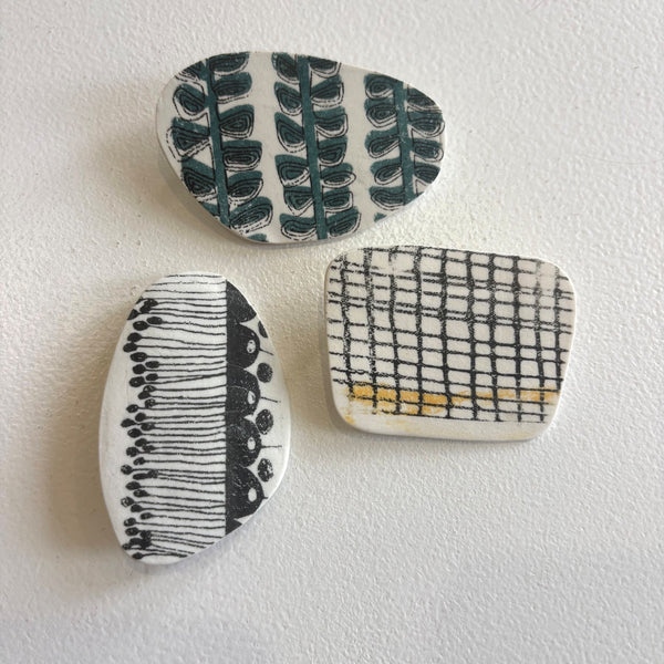 Michelle Karsdorp - Mijn Designs Ceramic Screen-printed Brooch (mka023)