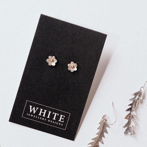 Heather White Alves - Sterling Silver Daisy Stud Earrings (hwa029)
