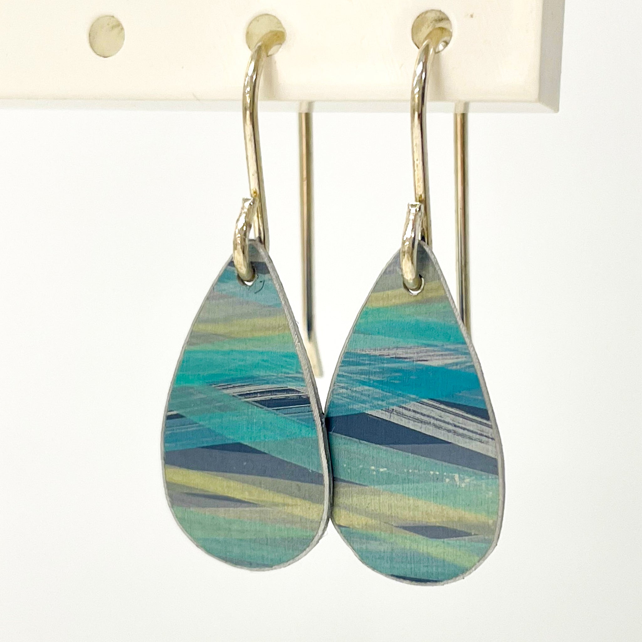 Leela Dilkes-Hoffman - Small Anodised Aluminium Earring (ldh004)