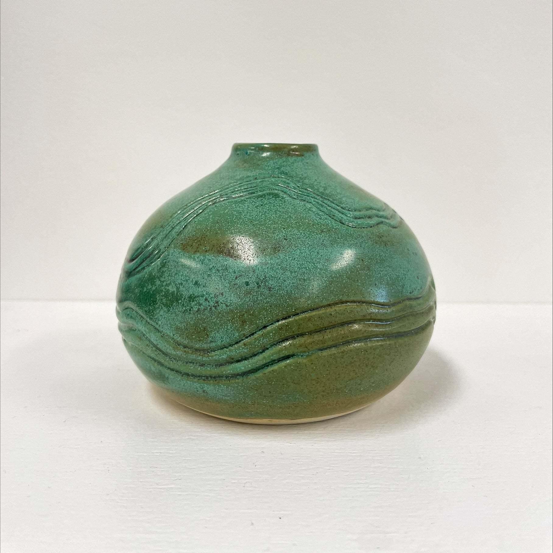 Jess Samuelson - Green Contours Vase (jsa008)