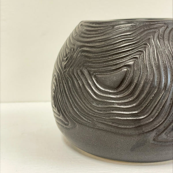 Jess Samuelson - Black Contours Vase (jsa004)