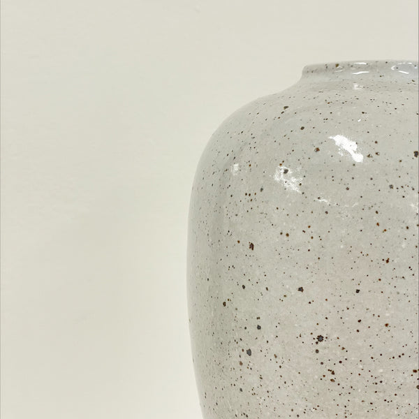 Jess Samuelson - Large Speckled White Vase (jsa009)