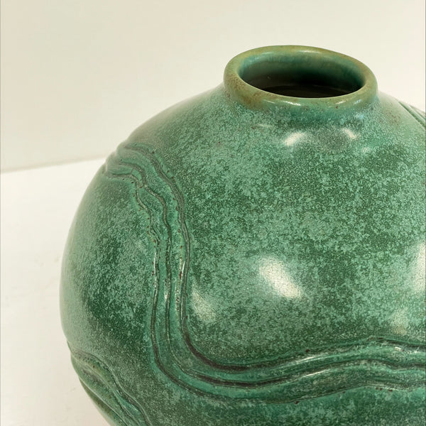 Jess Samuelson - Green Contours Vase (jsa008)