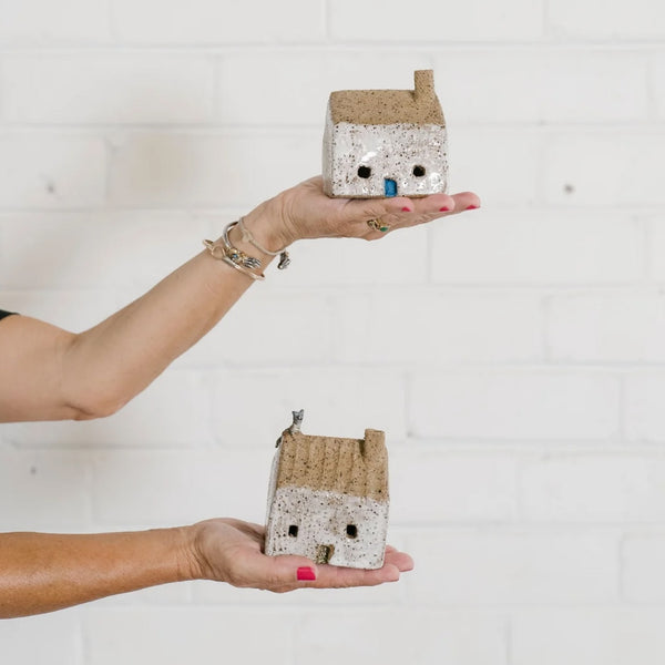 Deep Earth Ceramics by Sally Smith - Tiny Ceramic Houses (ssm001)