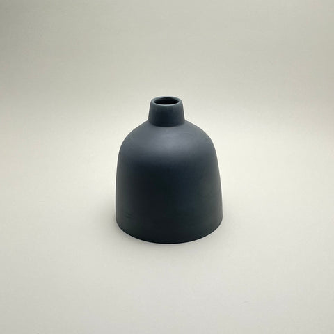 Felicity Bodycoat - 'Black 16' Vase Size 4 (fbo017)